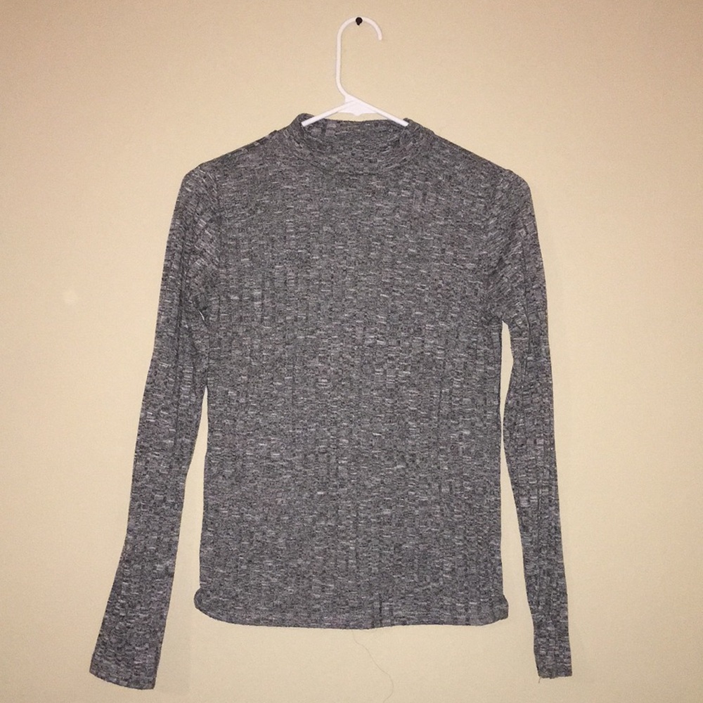 Grey long sleeve shirt!